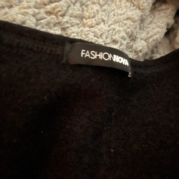 Fashion nova twist top - Picture 2 of 5